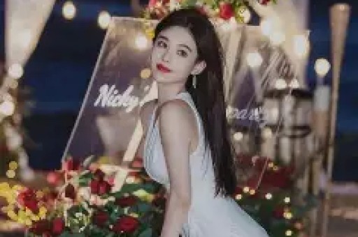 肖战拍摄幕后：女导演第一视角下的高清瞬间